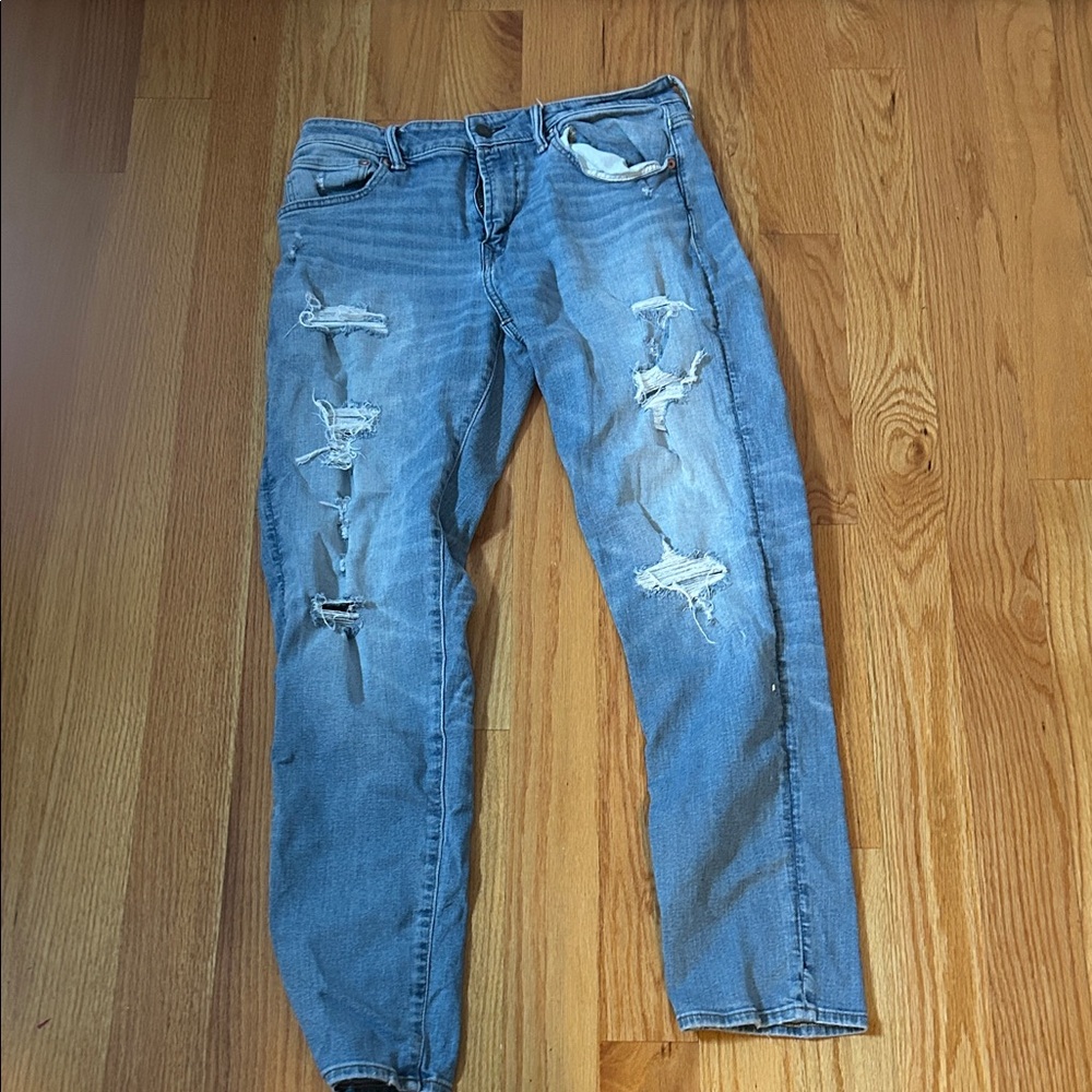 American Eagle Outfitters Light Blue Distressed Skinny Jeans